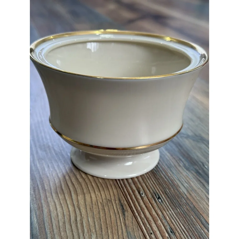 Lenox Lidded Candy Jar with Gold Inlays 6.5